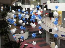 כמות ענקית של בלונים