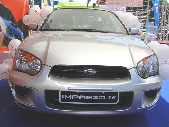 בלונים מודפסים בתערוכת מכוניות